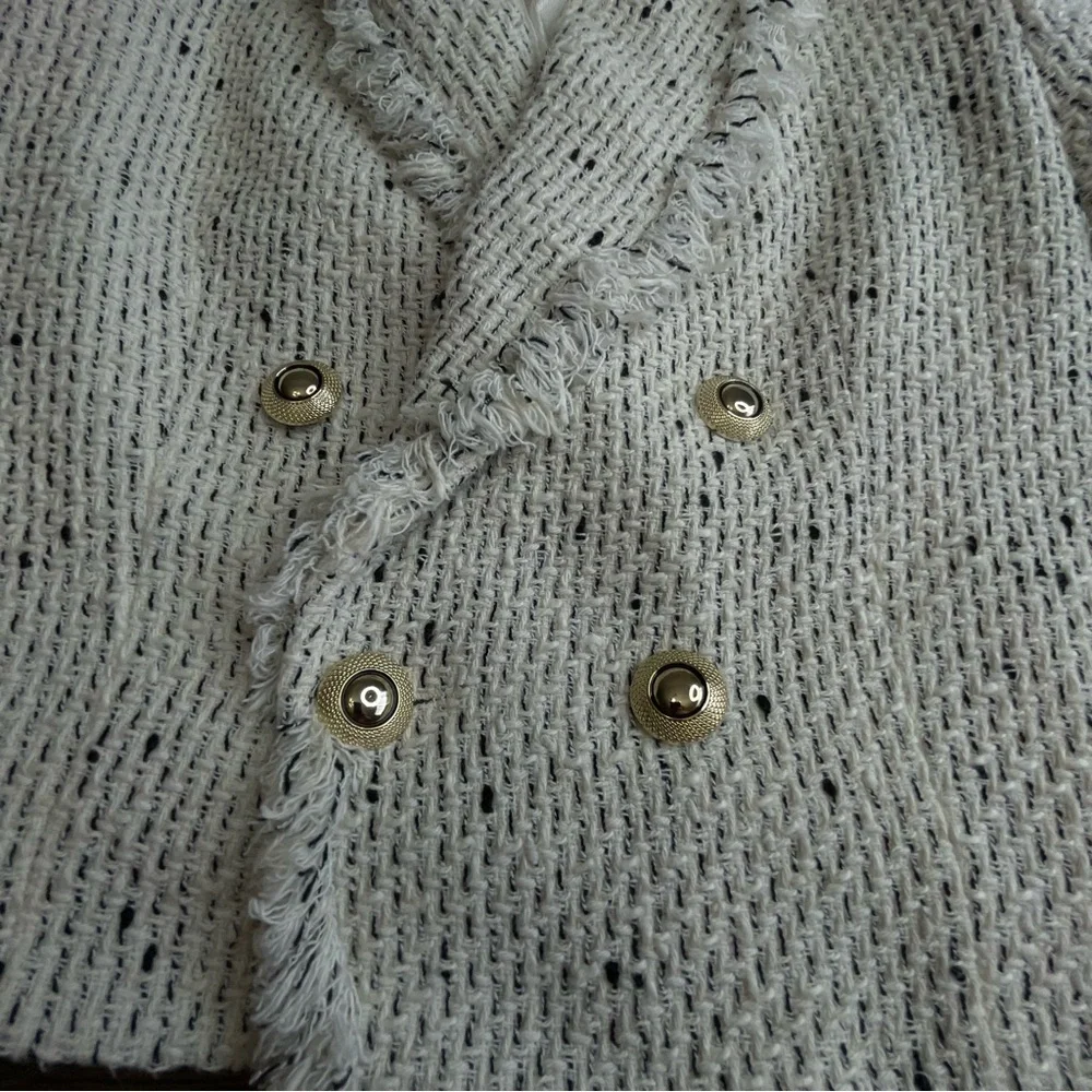 Zara Ivory Tweed Blazer with Gold Buttons - Picture 2 of 10